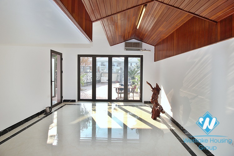 Renovated 4 beds house with lake view for rent in Tu Hoa area, Tay Ho